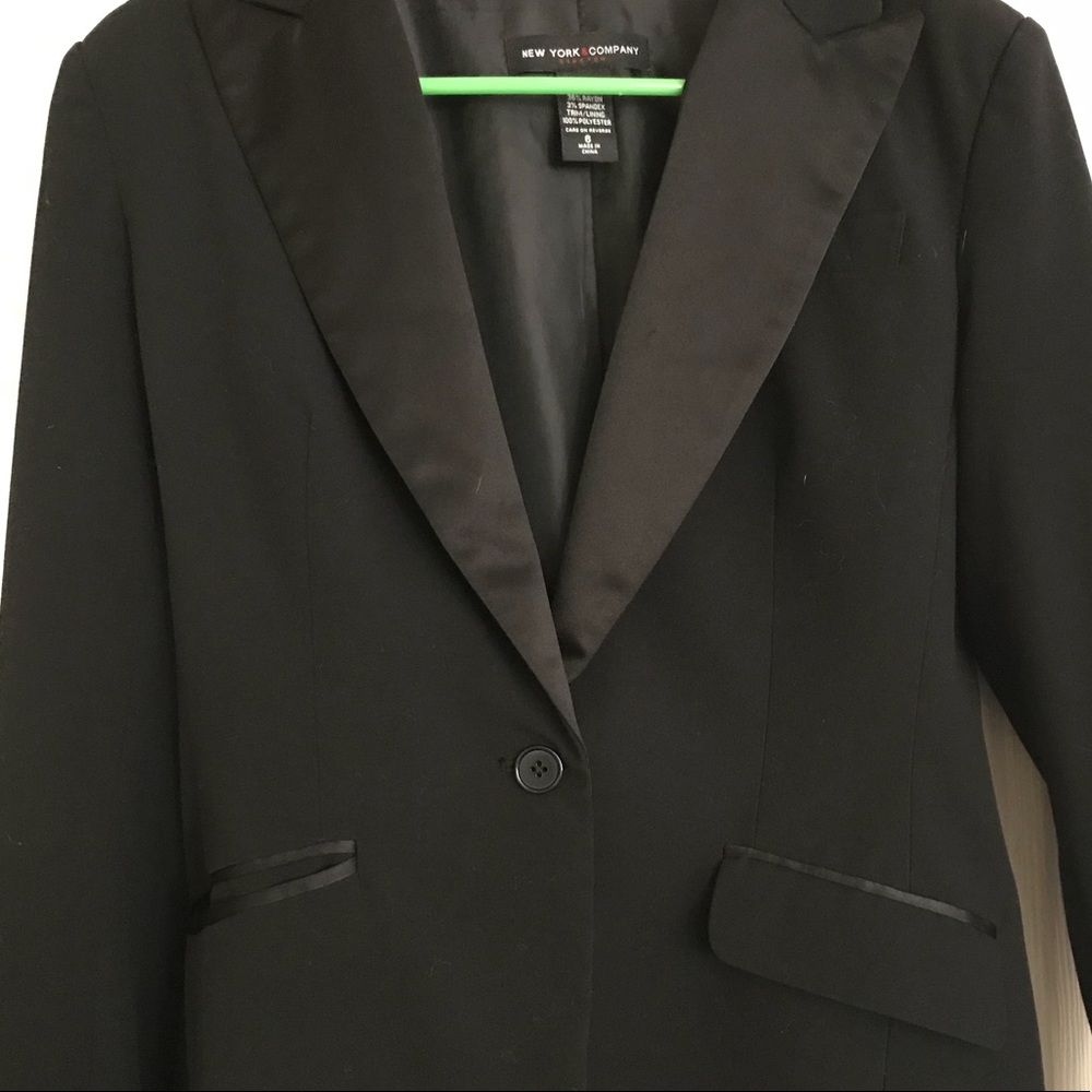 New York and Co Tuxedo Blazer